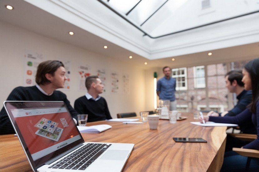 DTT presentatie in big meeting room 2