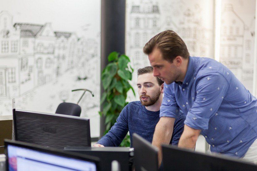 DTT werknemers op kantoor 4